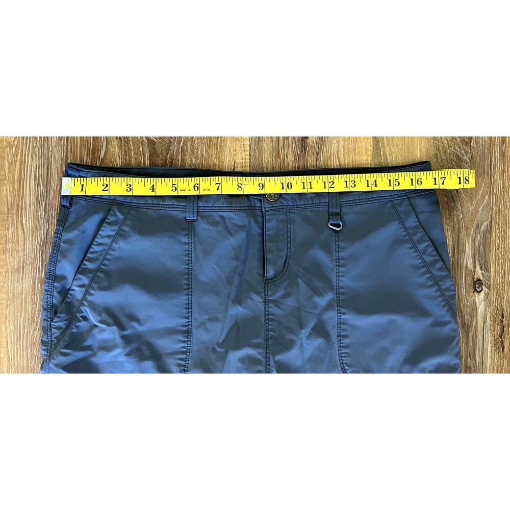 REI Skort Women's Gray Pockets Outdoor Hiking Gorpcore M (8, Faded Tag) EUC - Picture 3 of 10